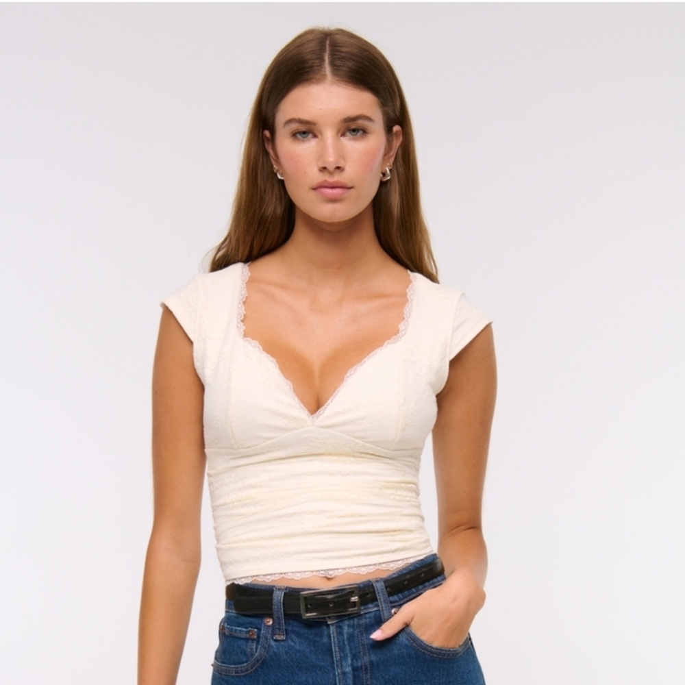 NWT A&F Abercrombie & Fitch Zoe Lace Top - cream, M